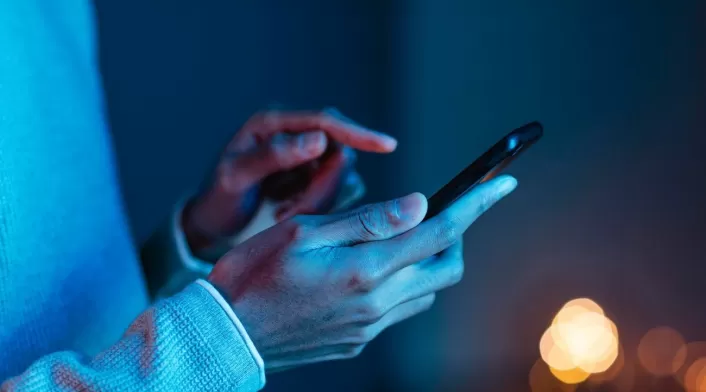 Riesgos de estafas digitales en aplicaciones móviles Riesgos de estafas digitales en aplicaciones móviles