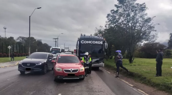 Inconvenientes de movilidad en Bogotá: accidentes y congestión en avenidas clave Inconvenientes de movilidad en Bogotá: accidentes y congestión en avenidas clave