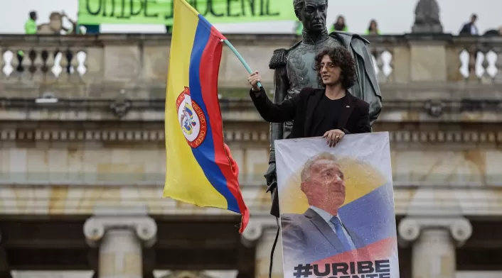 Marchas en apoyo a Álvaro Uribe en Bogotá. Marchas en apoyo a Álvaro Uribe en Bogotá.