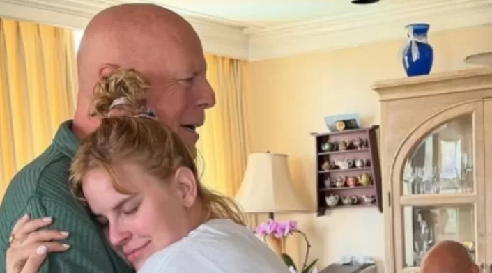 Bruce Willis, ícono del cine de acción, enfrenta desafío con la afasia. ¿Qué es la afasia y cómo afecta a quienes la padecen? Bruce Willis, ícono del cine de acción, enfrenta desafío con la afasia. ¿Qué es la afasia y cómo afecta a quienes la padecen?