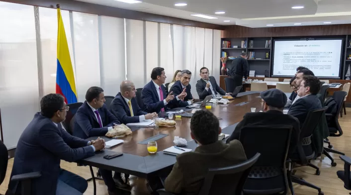 Reunión entre el registrador en integrantes del Pacto Histórico