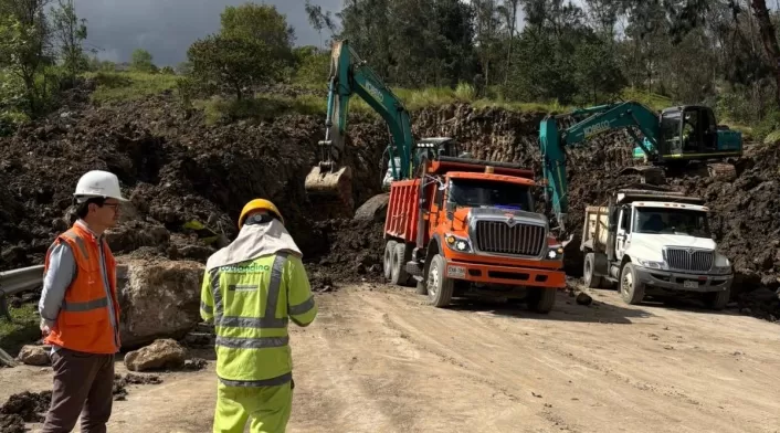 Derrumbe, vía al llano, ANI, Coviandina