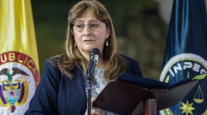 Ángela María Buitrago explica consecuencias legales tras difusión de video íntimo de expareja de cantante BL. Influencer venezolana Isabela Ladera involucrada. Ángela María Buitrago explica consecuencias legales tras difusión de video íntimo de expareja de cantante BL. Influencer venezolana Isabela Ladera involucrada.