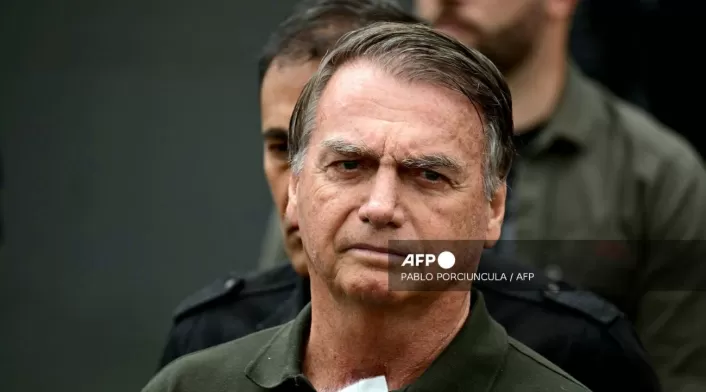 Jair Bolsonaro, expresidente brasileño condenado por golpismo, ingresa al hospital tras sentirse mal. Jair Bolsonaro, expresidente brasileño condenado por golpismo, ingresa al hospital tras sentirse mal.