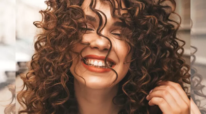 La diversidad étnica en Colombia reflejada en el cuidado del cabello rizado y afro. Descubre los mejores consejos para mantenerlo hidratado y brillante con productos naturales y tecnología innovadora La diversidad étnica en Colombia reflejada en el cuidado del cabello rizado y afro. Descubre los mejores consejos para mantenerlo hidratado y brillante con productos naturales y tecnología innovadora