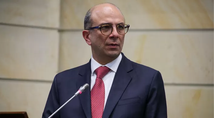 Carlos Camargo gana la elección con apoyo del Pacto Histórico y desata una cacería de petristas Carlos Camargo gana la elección con apoyo del Pacto Histórico y desata una cacería de petristas