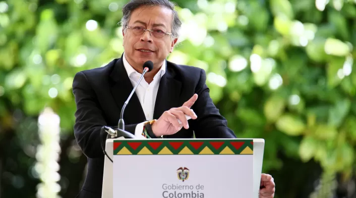 Presidente Gustavo Petro confronta a alcaldes por viaje a Washington para evitar descertificación en lucha antidrogas. Presidente Gustavo Petro confronta a alcaldes por viaje a Washington para evitar descertificación en lucha antidrogas.