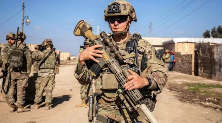 El secretario de Guerra de EE.UU., Pete Hegseth, anuncia nuevas directivas para restaurar el estándar masculino en el Ejército, eliminando soldados gordos y barbudos. El secretario de Guerra de EE.UU., Pete Hegseth, anuncia nuevas directivas para restaurar el estándar masculino en el Ejército, eliminando soldados gordos y barbudos.