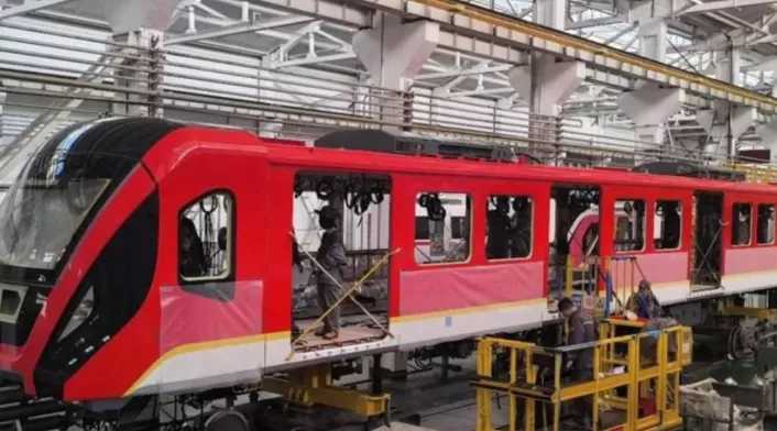 El primer tren del Metro de Bogotá en proceso de construcción en la China. El primer tren del Metro de Bogotá en proceso de construcción en la China.