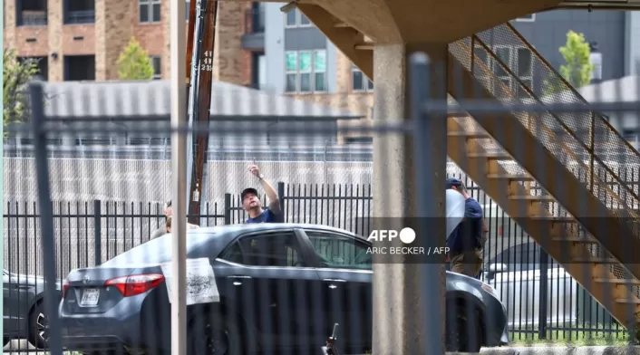 Hombre que atacó el centro de ICE quería "aterrorizar" a los agentes migratorios Hombre que atacó el centro de ICE quería "aterrorizar" a los agentes migratorios