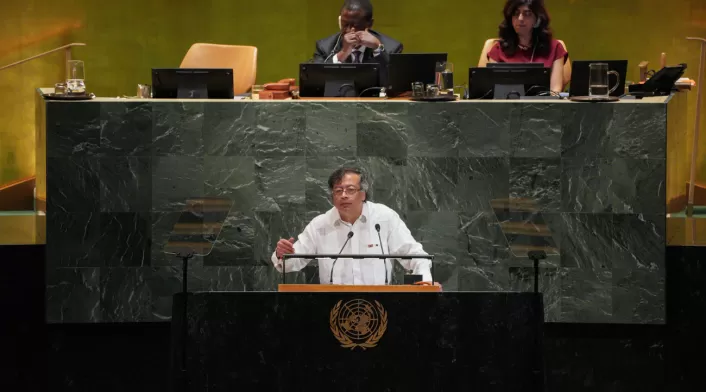 Presidente Gustavo Petro defiende la consulta popular como mecanismo para elegir candidato único del Pacto Histórico, en medio de disputa interna. Democracia y participación ciudadana en juego. Presidente Gustavo Petro defiende la consulta popular como mecanismo para elegir candidato único del Pacto Histórico, en medio de disputa interna. Democracia y participación ciudadana en juego.