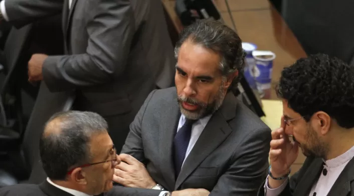 Ministro del Interior defiende reforma tributaria y critica a opositores cínicos. Clase media y canasta familiar no serán afectadas. Ministro del Interior defiende reforma tributaria y critica a opositores cínicos. Clase media y canasta familiar no serán afectadas.