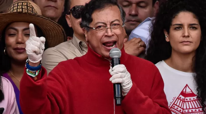 Presidente Petro aún no hace movimientos en su gabinete por Ley de Financiamiento. Funcionarios del Ministerio de Hacienda se reúnen con ponentes. Presidente Petro aún no hace movimientos en su gabinete por Ley de Financiamiento. Funcionarios del Ministerio de Hacienda se reúnen con ponentes.