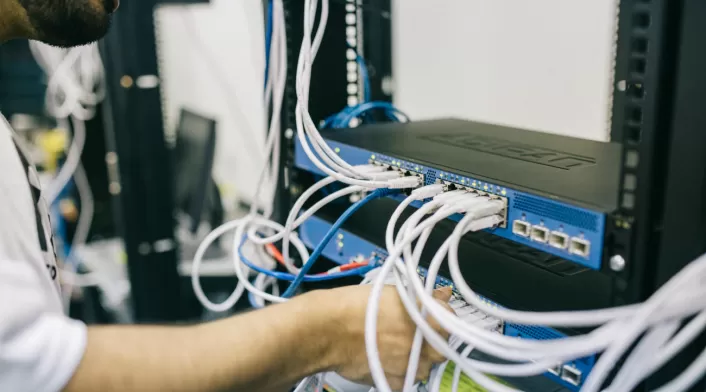 Conéctese de forma segura a redes WiFi pública utilizando una VPN. Proteja sus datos personales y evite riesgos digitales. Conéctese de forma segura a redes WiFi pública utilizando una VPN. Proteja sus datos personales y evite riesgos digitales.