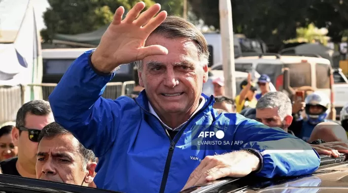 La doctora en ciencias políticas de la Universidad de Sao Paulo, María Teresa Aina Sadec, explica el avance del juicio contra Jair Bolsonaro por atentar contra la democracia. Donald Trump intenta influir, pero el poder judicial brasileño se mantiene independiente. La doctora en ciencias políticas de la Universidad de Sao Paulo, María Teresa Aina Sadec, explica el avance del juicio contra Jair Bolsonaro por atentar contra la democracia. Donald Trump intenta influir, pero el poder judicial brasileño se mantiene independiente.