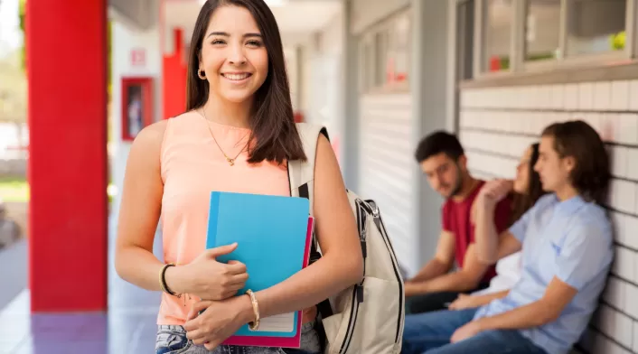 Las becas cubren el 100% del valor de la matrícula en maestrías online de la Universidad Internacional de Valencia. Las becas cubren el 100% del valor de la matrícula en maestrías online de la Universidad Internacional de Valencia.