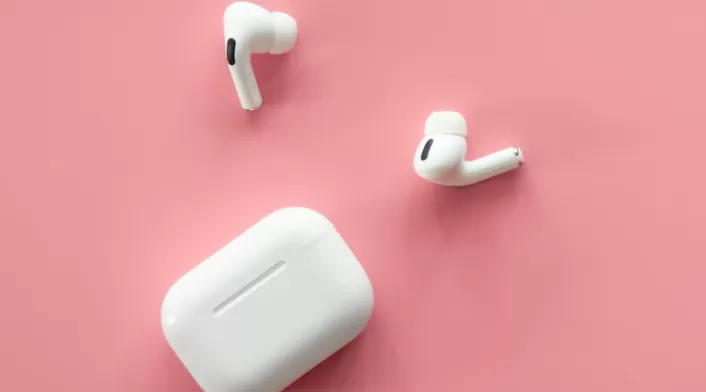 Los AirPods con iOS 26 permiten traducción en vivo en modelos recientes como los Pro 3, Pro 2 y AirPods 4. Los AirPods con iOS 26 permiten traducción en vivo en modelos recientes como los Pro 3, Pro 2 y AirPods 4.