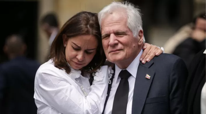 María Claudia Tarazona y Miguel Uribe Londoño María Claudia Tarazona y Miguel Uribe Londoño