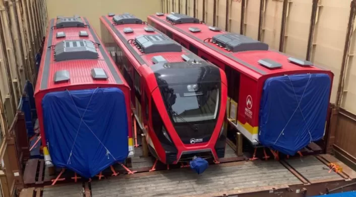 Cada tren tendrá seis vagones y capacidad para 1.800 pasajeros. Cada tren tendrá seis vagones y capacidad para 1.800 pasajeros.
