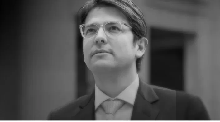 María Claudia Tarazona regresa al país para acompañar a Miguel Uribe Turbay en el primer mes de su fallecimiento. Se preparan varios actos conmemorativos en honor a su suegro, precandidato presidencial María Claudia Tarazona regresa al país para acompañar a Miguel Uribe Turbay en el primer mes de su fallecimiento. Se preparan varios actos conmemorativos en honor a su suegro, precandidato presidencial