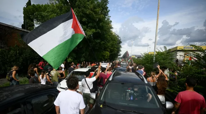 Fayez Saqqa, parlamentario palestino, destaca apoyo internacional al reconocimiento de Palestina en la ONU como avance crucial. Fayez Saqqa, parlamentario palestino, destaca apoyo internacional al reconocimiento de Palestina en la ONU como avance crucial.