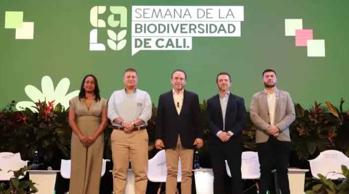 La exministra Angélica Mayolo revela detalles sobre la Semana de la Biodiversidad en Cali, un evento internacional para promover soluciones ambientales innovadoras. La exministra Angélica Mayolo revela detalles sobre la Semana de la Biodiversidad en Cali, un evento internacional para promover soluciones ambientales innovadoras.