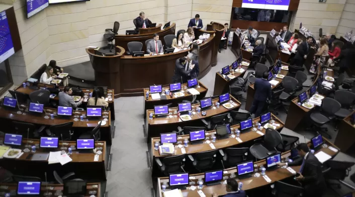 Magistradas del CNE suspenden sanción a senadores cercanos a Petro para elección de magistrado de la Corte Constitucional. Magistradas del CNE suspenden sanción a senadores cercanos a Petro para elección de magistrado de la Corte Constitucional.