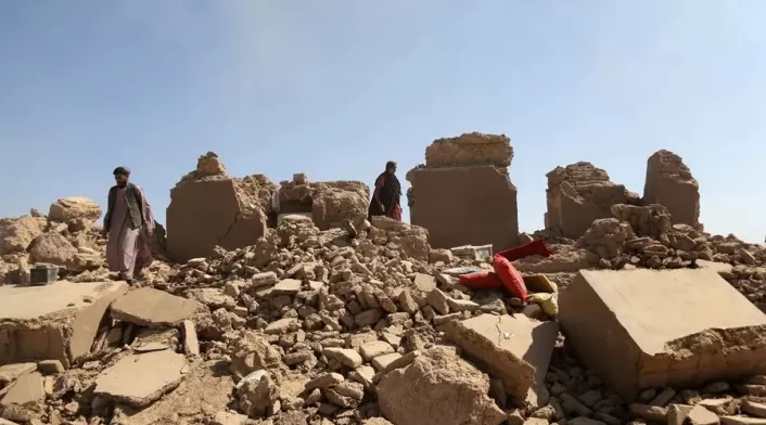 Al menos 600 personas han muerto y unas 2.000 han resultado heridas después de un fuerte terremoto de magnitud 6,0.
