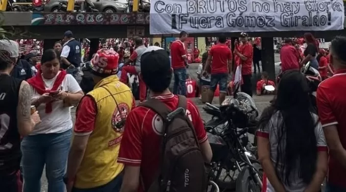 Los aficionados piden la salida de las directivas del equipo