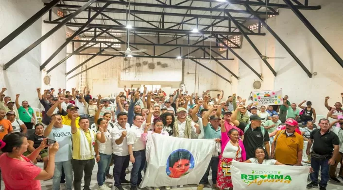 Más de 300 familias recibieron predios que pertenecieron a alias “la Gina” y alias “Manicomio” en el Magdalena Medio