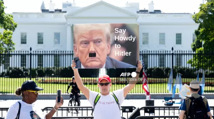 Orden judicial bloquea despliegue de Guardia Nacional en Portland por parte del Gobierno de Trump. Revés para la Casa Blanca en su intento de controlar ciudades gobernadas por demócratas. Protestas y detenciones en sede del ICE desencadenan nueva ola de tensiones. Orden judicial bloquea despliegue de Guardia Nacional en Portland por parte del Gobierno de Trump. Revés para la Casa Blanca en su intento de controlar ciudades gobernadas por demócratas. Protestas y detenciones en sede del ICE desencadenan nueva ola de tensiones.