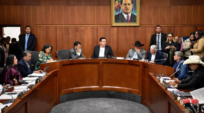 La Comisión Séptima de la Cámara de Representantes levanta sesión por ausencia de autoridades en debate sobre crisis de Nueva EPS. La Comisión Séptima de la Cámara de Representantes levanta sesión por ausencia de autoridades en debate sobre crisis de Nueva EPS.