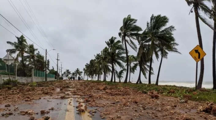 Alerta en La Guajira por perturbación tropical AL98: nivel de alistamiento mantenido. Medidas preventivas activadas. Alerta en La Guajira por perturbación tropical AL98: nivel de alistamiento mantenido. Medidas preventivas activadas.
