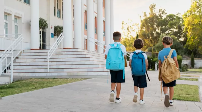 Director de Computadores para Educar explica objetivos del Día Nacional de la Inteligencia Artificial en colegios de Colombia en alianza con MIT. Más de 3.000 colegios participan en actividades para comprender y manejar esta tecnología Director de Computadores para Educar explica objetivos del Día Nacional de la Inteligencia Artificial en colegios de Colombia en alianza con MIT. Más de 3.000 colegios participan en actividades para comprender y manejar esta tecnología