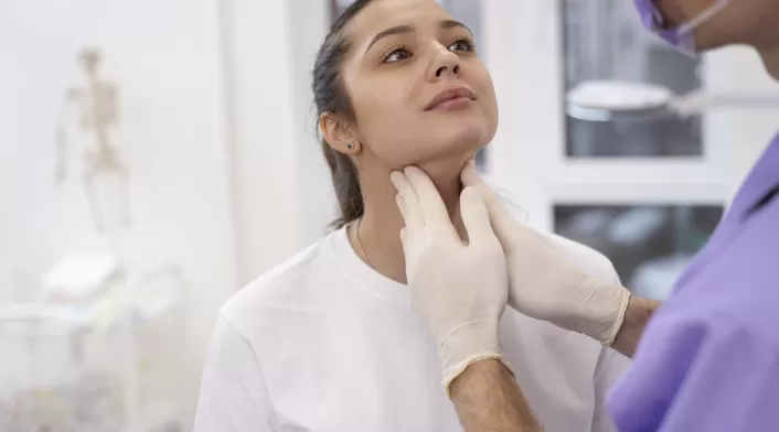 Exámenes de Tiroides Exámenes de Tiroides