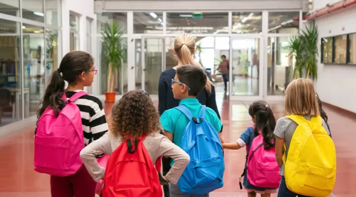 Las familias podrán denunciar irregularidades en cobros escolares ante las Secretarías de Educación. Las familias podrán denunciar irregularidades en cobros escolares ante las Secretarías de Educación.