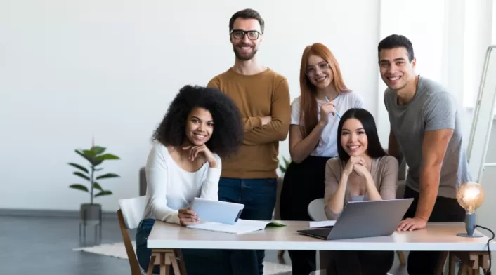 La educación y la creatividad siguen siendo pilares irremplazables frente al avance tecnológico. La educación y la creatividad siguen siendo pilares irremplazables frente al avance tecnológico.