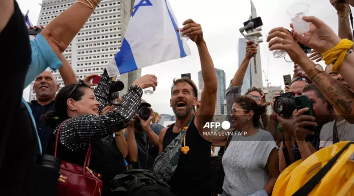 Emocionante noticia en Israel: liberación de rehenes de Hamás genera esperanza y expectativa en familias. Emocionante noticia en Israel: liberación de rehenes de Hamás genera esperanza y expectativa en familias.