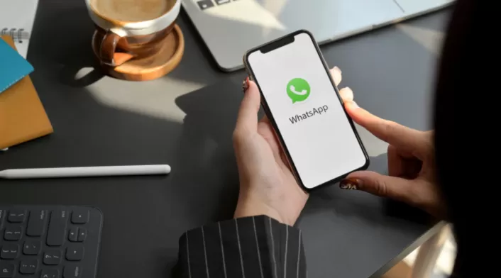 WhatsApp permite cerrar la sesión en un celular robado desde otro dispositivo vinculado. WhatsApp permite cerrar la sesión en un celular robado desde otro dispositivo vinculado.