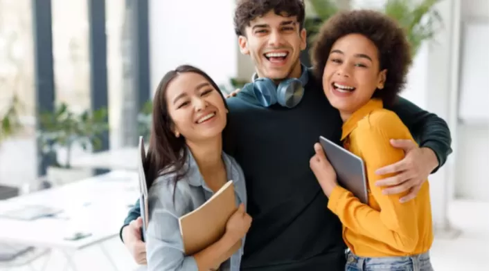 Subtítulos en inglés y libreta de vocabulario: combinación efectiva para retener expresiones nuevas. Subtítulos en inglés y libreta de vocabulario: combinación efectiva para retener expresiones nuevas.