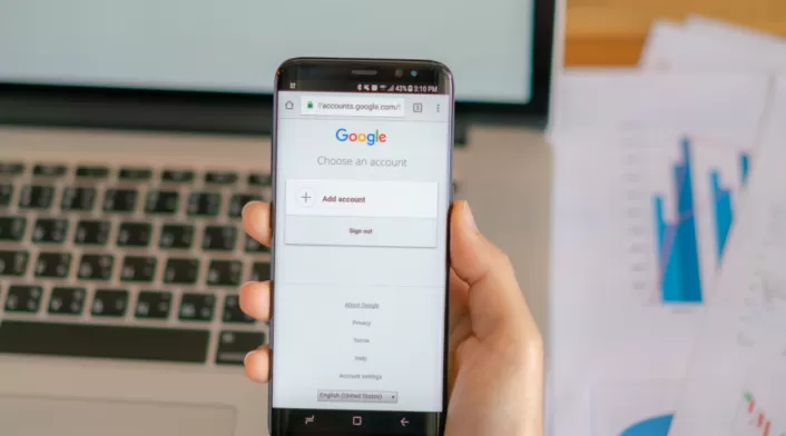 iOS 26 incluye el diseño Liquid Glass, una de sus mayores novedades visuales. iOS 26 incluye el diseño Liquid Glass, una de sus mayores novedades visuales.
