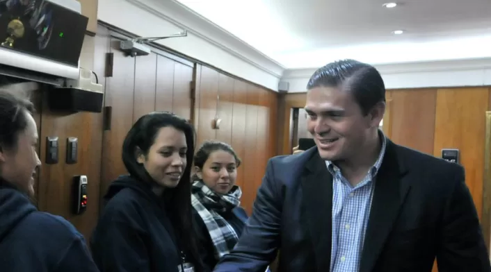 Juan Carlos Pinzón habla sobre corrupción, seguridad y elecciones 2026. Advierte sobre crisis social y económica sin precedentes y defiende a las Fuerzas Armadas. Juan Carlos Pinzón habla sobre corrupción, seguridad y elecciones 2026. Advierte sobre crisis social y económica sin precedentes y defiende a las Fuerzas Armadas.