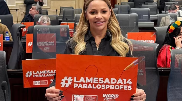 Reforma constitucional devuelve mesada 14 a maestros pensionados después de 20 años. Justicia educativa en Colombia. Reforma constitucional devuelve mesada 14 a maestros pensionados después de 20 años. Justicia educativa en Colombia.