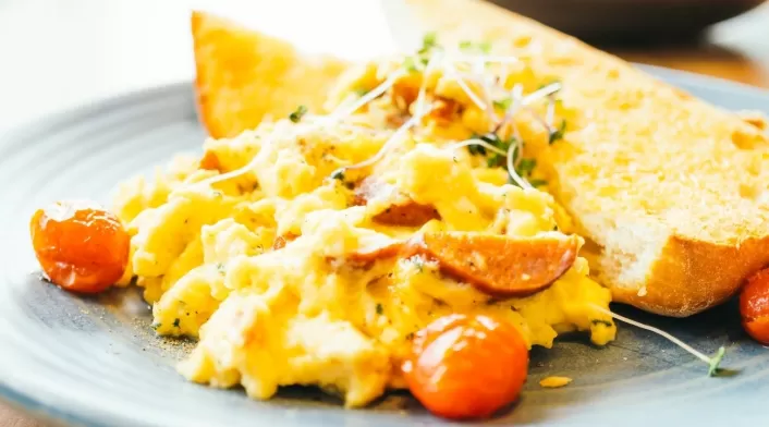 Huevos revueltos perfectos: cómo lograr una textura suave, cremosa y llena de sabor gourmet Huevos revueltos perfectos: cómo lograr una textura suave, cremosa y llena de sabor gourmet