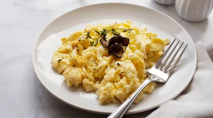 Huevos revueltos perfectos: cómo lograr una textura suave, cremosa y llena de sabor gourmet Huevos revueltos perfectos: cómo lograr una textura suave, cremosa y llena de sabor gourmet