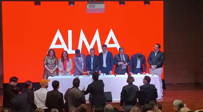 Representantes de siete partidos se reunieron en el Congreso para lanzar la coalición Alma, que buscará competir en las elecciones de 2026. Representantes de siete partidos se reunieron en el Congreso para lanzar la coalición Alma, que buscará competir en las elecciones de 2026.