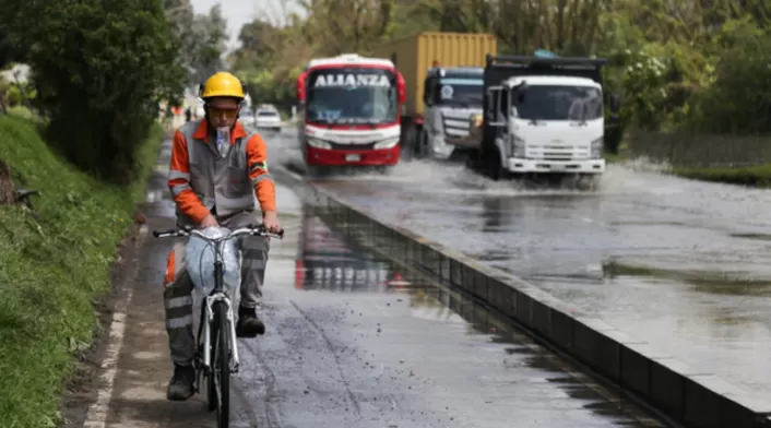 El IDEAM no solo pronosticó fuertes lluvias para la capital del país, sino que también emitió una advertencia para esta tarde en varios departamentos El IDEAM no solo pronosticó fuertes lluvias para la capital del país, sino que también emitió una advertencia para esta tarde en varios departamentos