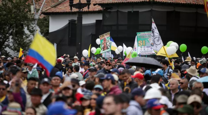 A través de sus redes sociales, la CUT, Fecode y otras organizaciones invitaron a salir a las calles A través de sus redes sociales, la CUT, Fecode y otras organizaciones invitaron a salir a las calles