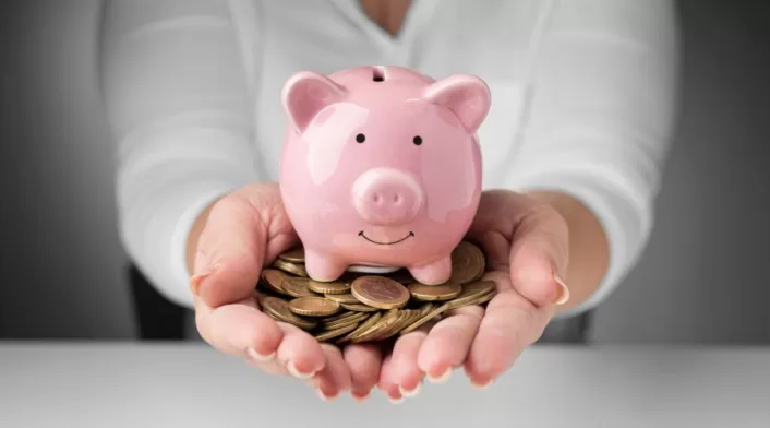También existe la opción de seguir cotizando por cuenta propia hasta completar las semanas necesarias y así acceder a una pensión completa También existe la opción de seguir cotizando por cuenta propia hasta completar las semanas necesarias y así acceder a una pensión completa