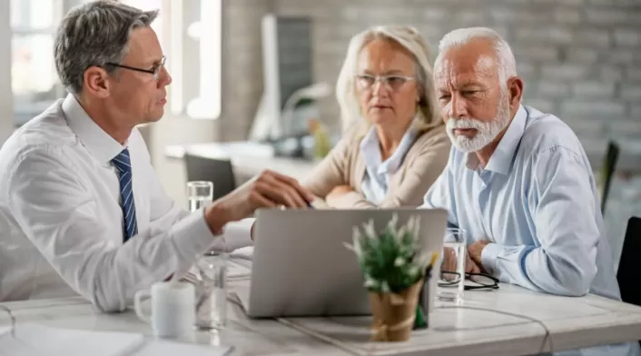 La decisión no modifica la edad para pensionarse: las mujeres seguirán accediendo a su pensión a los 57 años, y los hombres, a los 62 años. La decisión no modifica la edad para pensionarse: las mujeres seguirán accediendo a su pensión a los 57 años, y los hombres, a los 62 años.